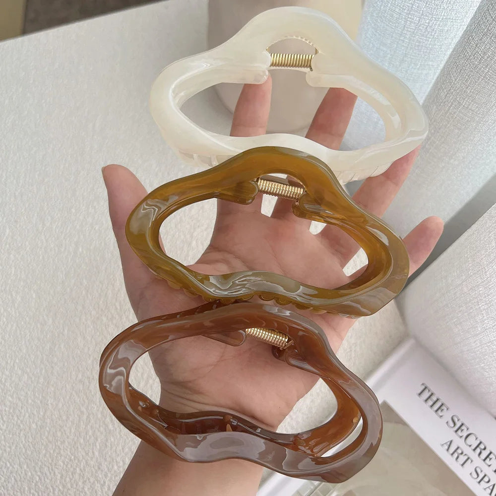 The Kinstu Clear Clip