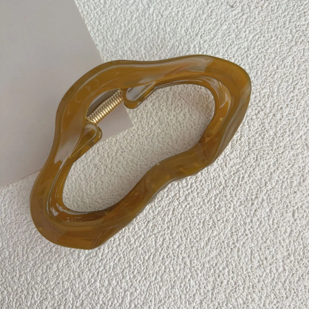 The Kinstu Clear Clip