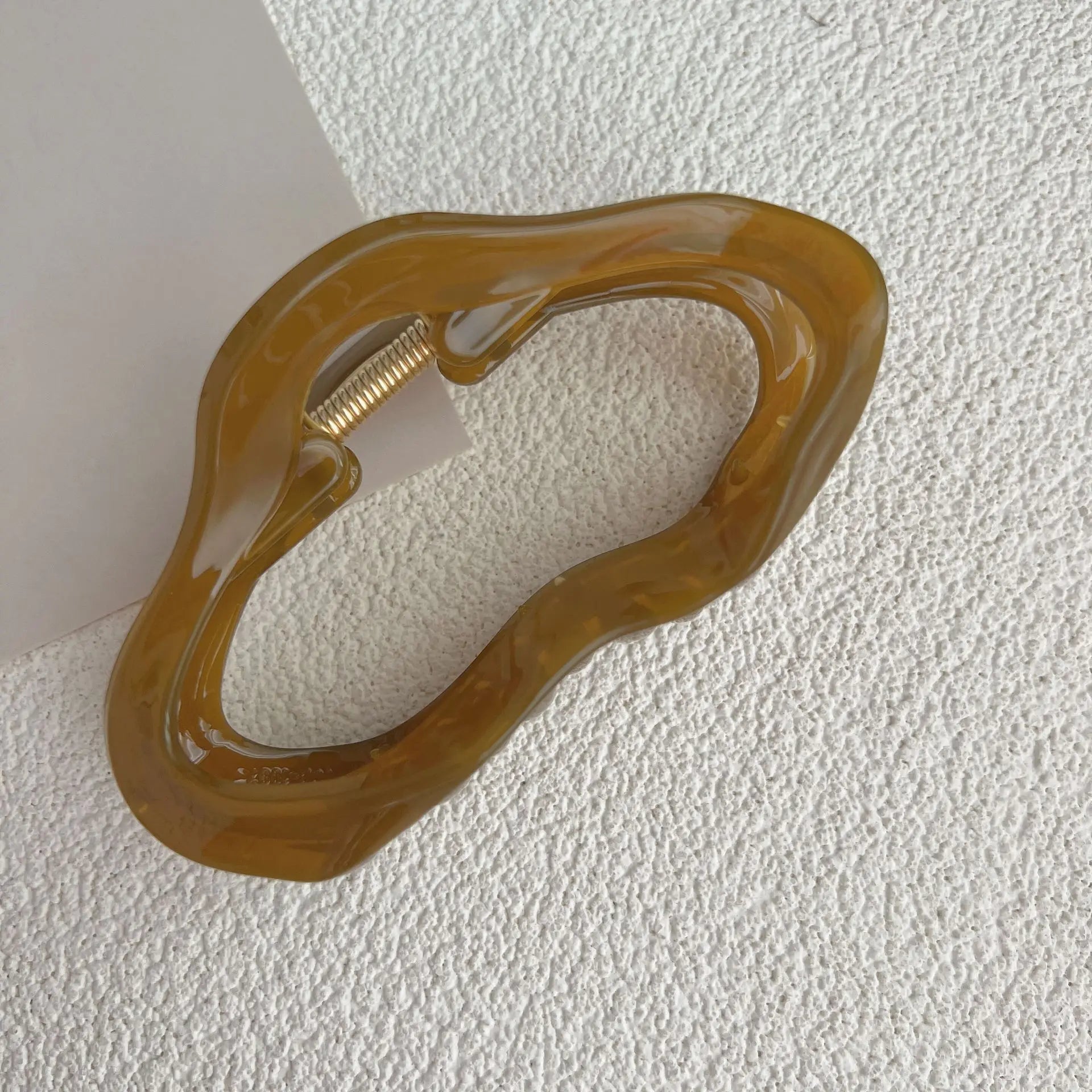 The Kinstu Clear Clip